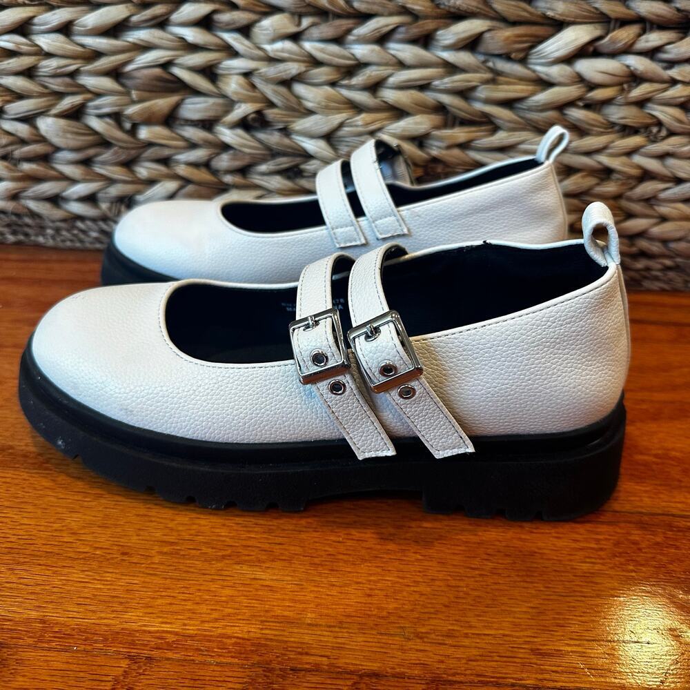 White Mary Janes sz 3 Little Girl